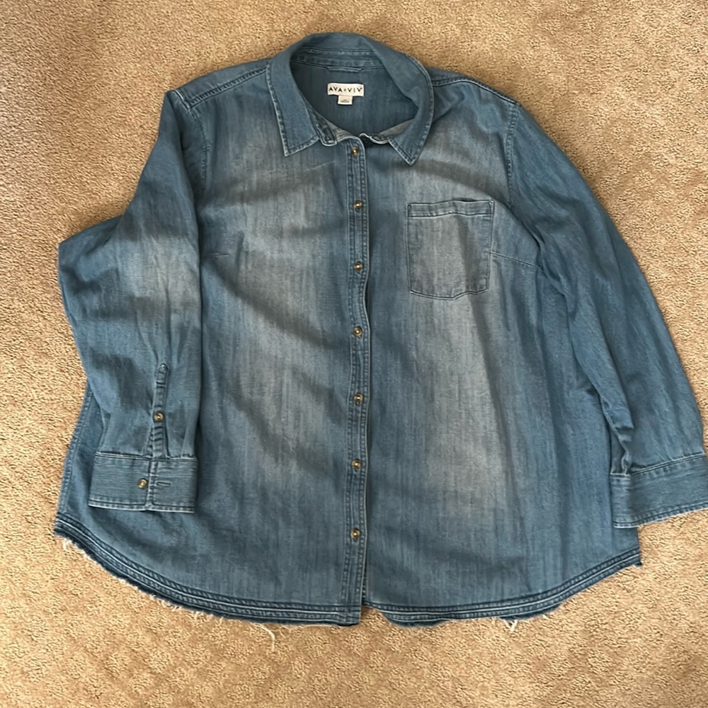 Ava Viv blue jean distressed at the bottom shirt.  4X